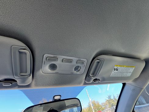 Used 2012 Toyota Yaris LE image 35