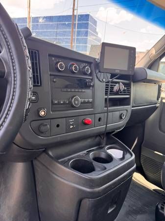 Used 2011 Chevrolet Express 3500 RWD image 2