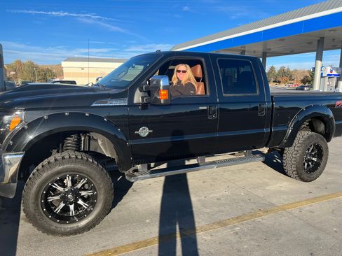 Used 2015 Ford F350 Lariat w/ Lariat Ultimate Package image 2