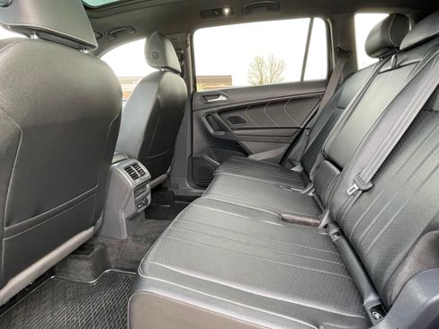 Used 2023 Volkswagen Tiguan SE R-Line image 21