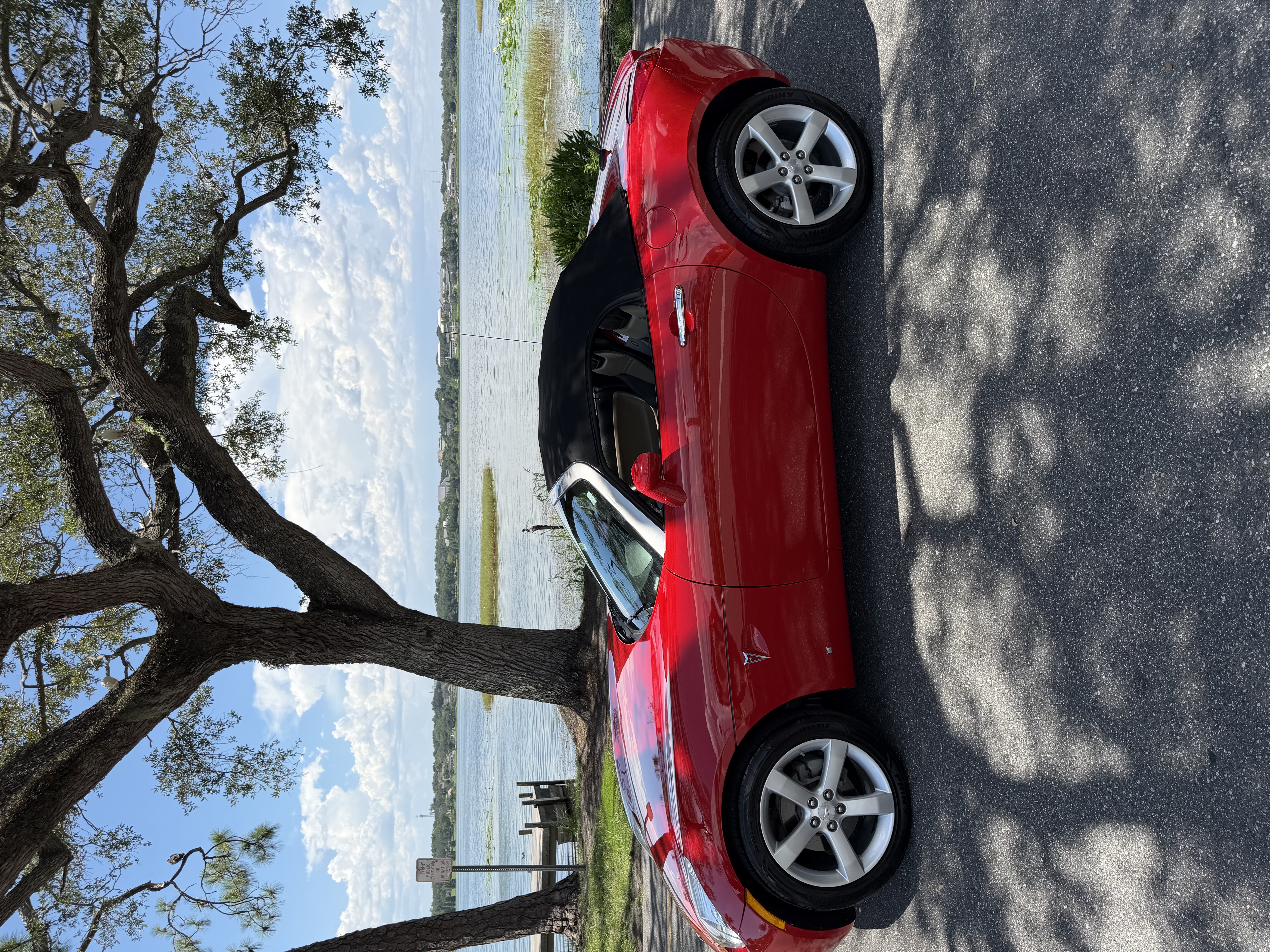 Used 2008 Pontiac Solstice Convertible w/ Premium Package RWD image 4