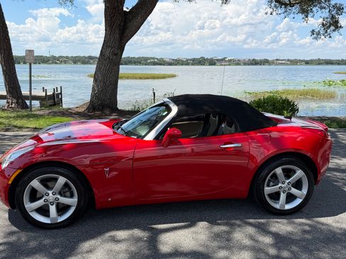 Used 2008 Pontiac Solstice Convertible w/ Premium Package RWD image 4