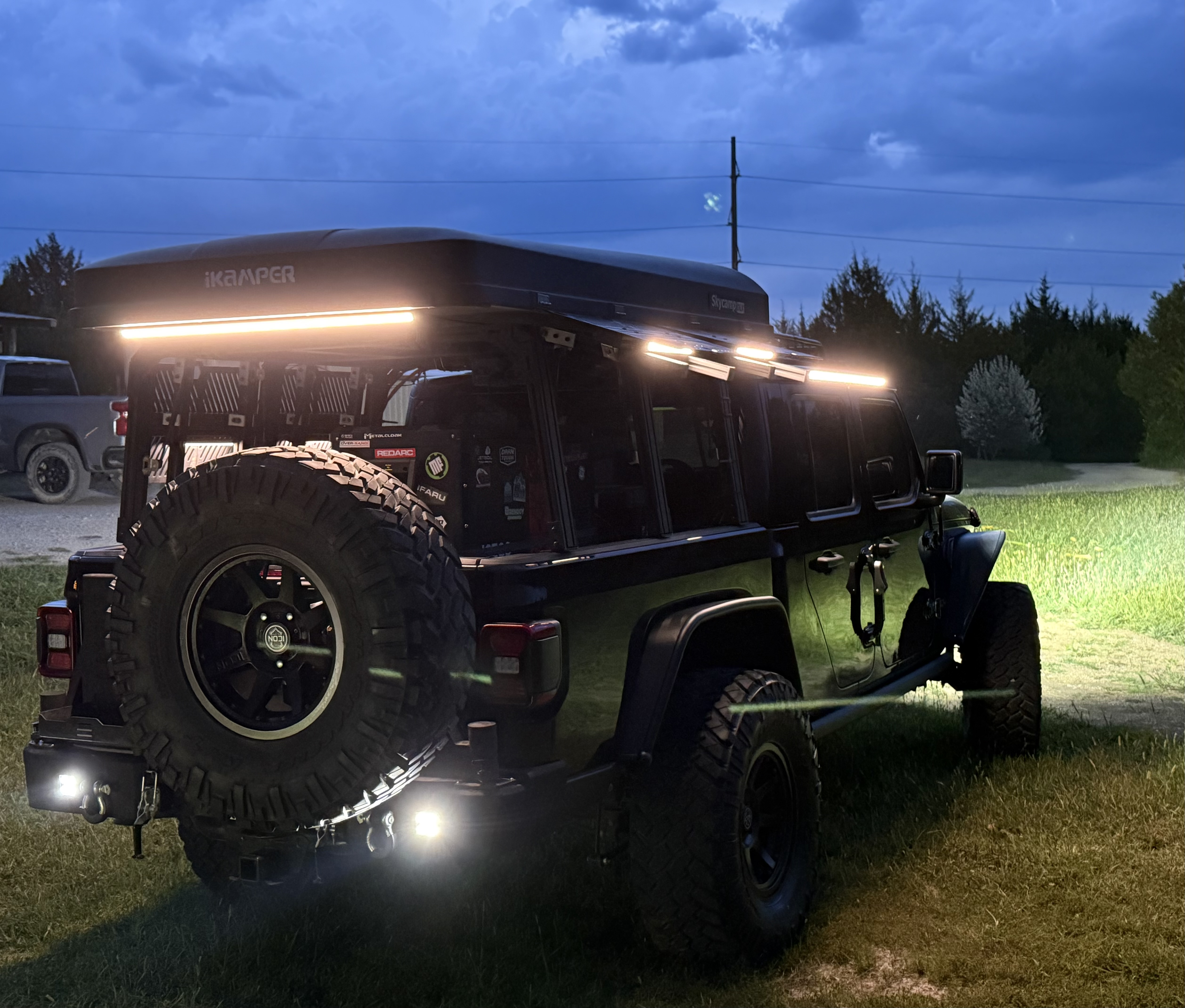 Used 2022 Jeep Gladiator Rubicon w/ LED Lighting Group AWD/4WD image 31