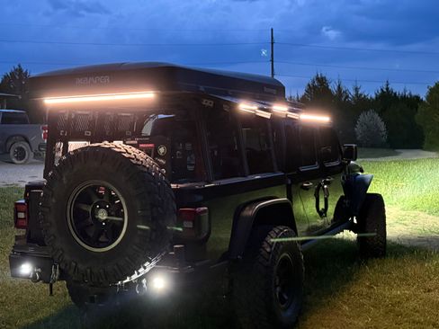 Used 2022 Jeep Gladiator Rubicon w/ LED Lighting Group image 31