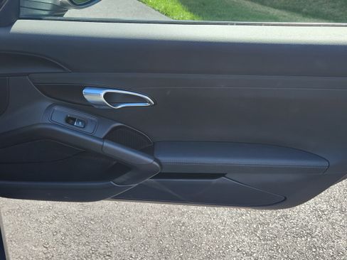 Used 2018 Porsche 718 Cayman S image 17