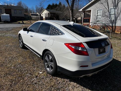 Used 2013 Honda Crosstour EX-L image 2