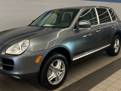 Used 2004 Porsche Cayenne S image 2