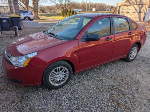 Used 2010 Ford Focus SE image 6