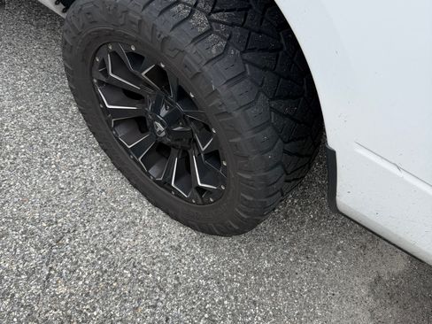 Used 2019 RAM 1500 Express w/ Express Value Package AWD/4WD image 10