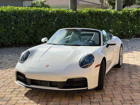 Used 2025 Porsche 911 Carrera RWD image 11