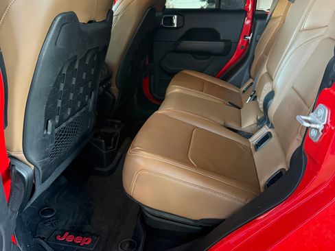 Used 2020 Jeep Gladiator Rubicon image 9