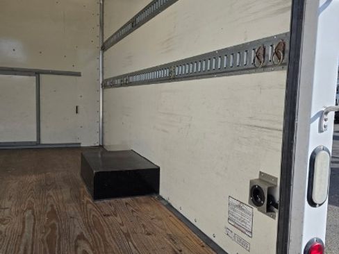 Used 2017 Chevrolet Express 3500 image 6