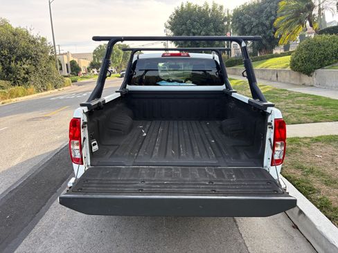 Used 2013 Nissan Frontier S w/ S Preferred Pkg image 6