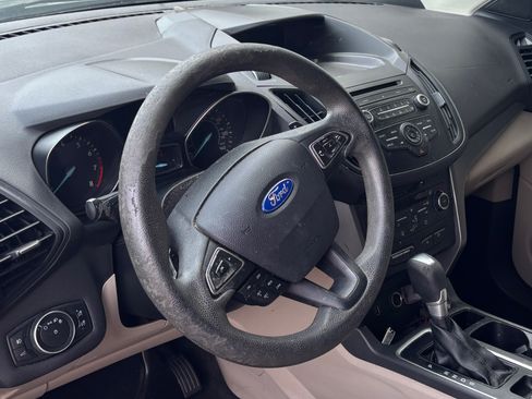 Used 2017 Ford Escape SE FWD image 15