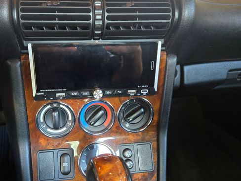 Used 2001 BMW Z3 2.5i image 11