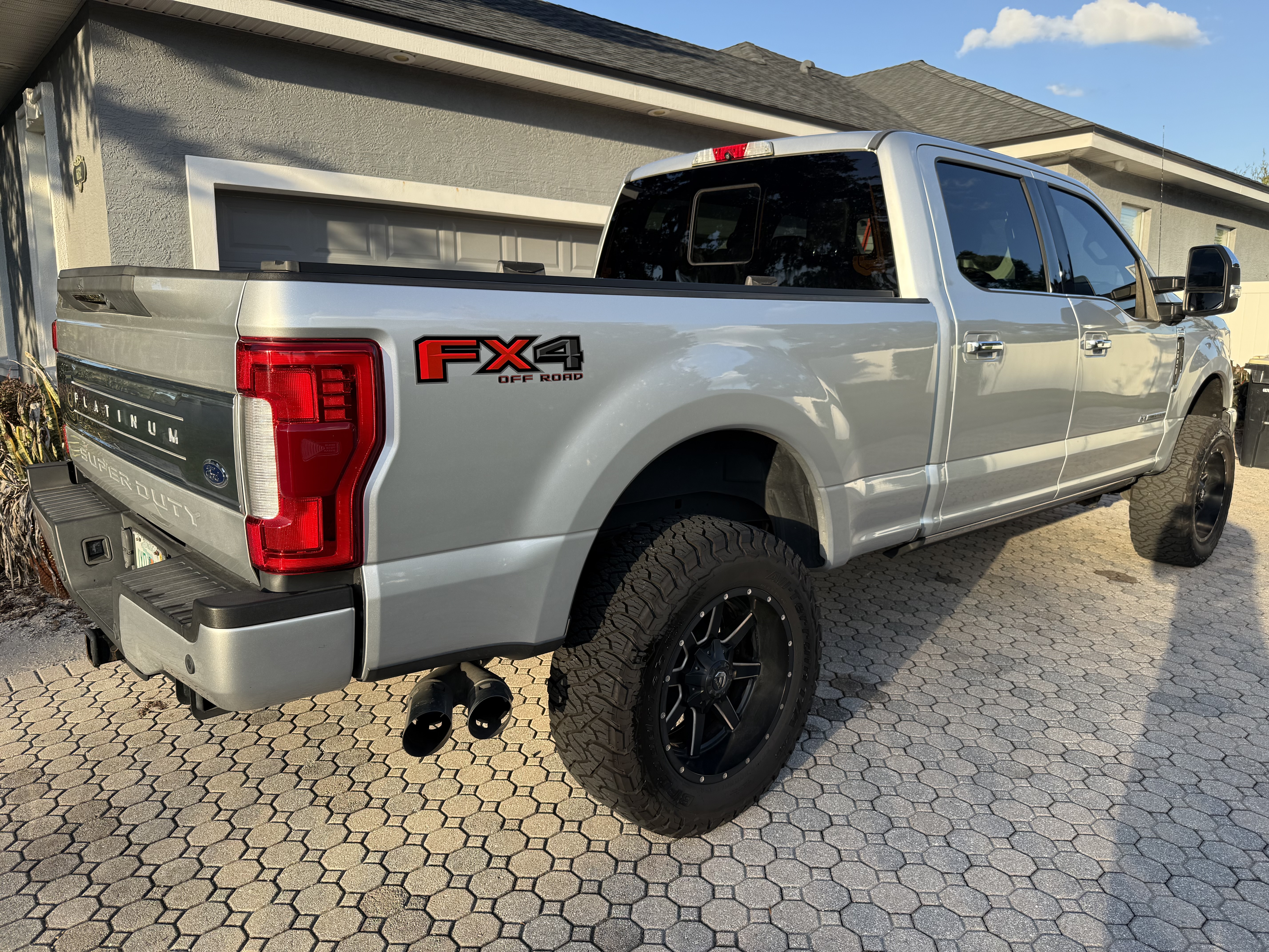 Used 2018 Ford F250 Platinum w/ Platinum Ultimate Package AWD/4WD image 9