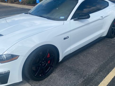 Used 2019 Ford Mustang GT Premium w/ GT Performance Package image 10