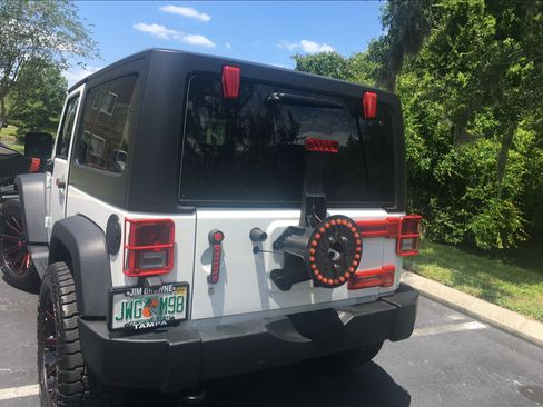 Used 2018 Jeep Wrangler Sport w/ Connectivity Group image 4
