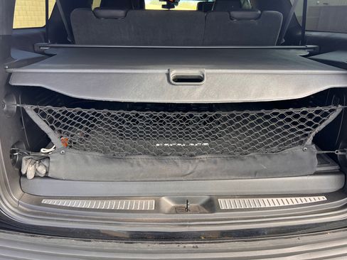 Used 2019 Cadillac Escalade ESV Platinum image 30