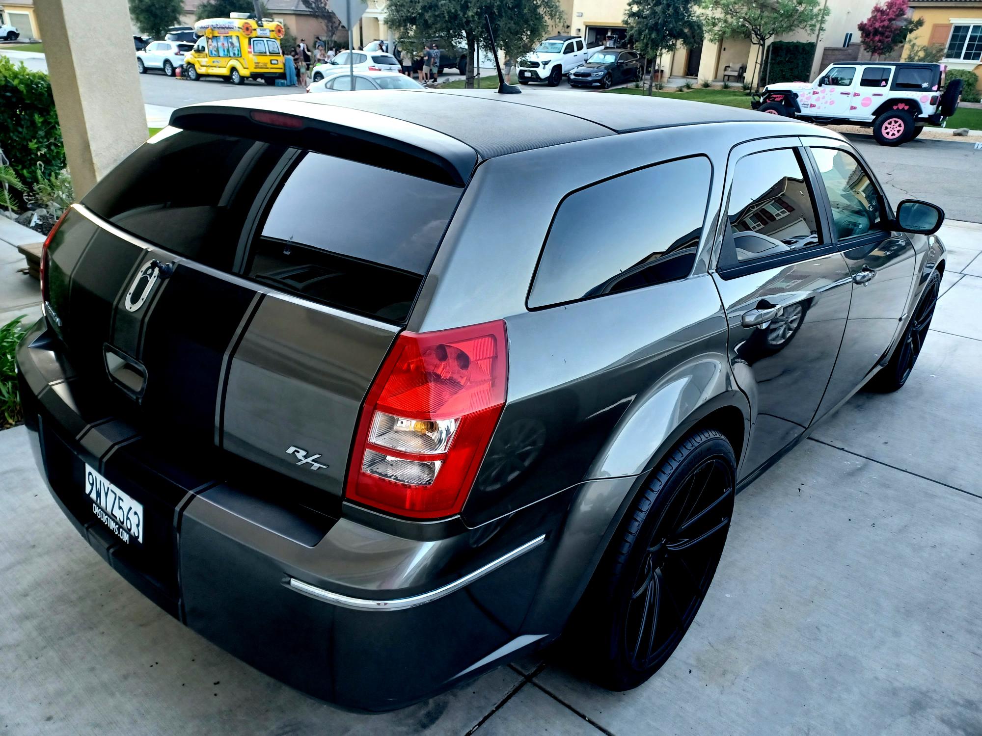 Used 2008 Dodge Magnum R/T RWD image 5
