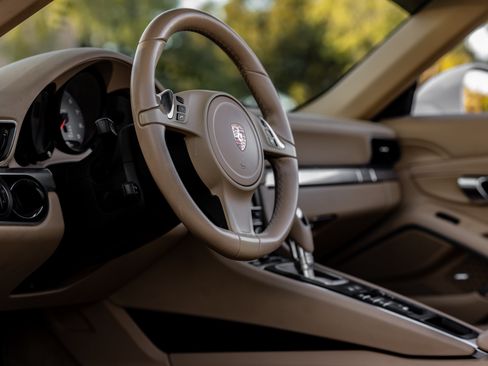 Used 2013 Porsche 911 Carrera S image 9