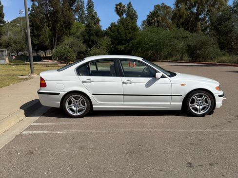 Used 2003 BMW 330i Sedan image 11