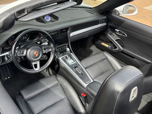 Used 2017 Porsche 911 Carrera image 14