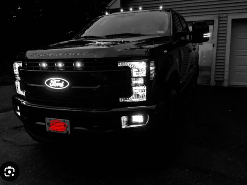 Used 2019 Ford F250 Lariat w/ Lariat Value Package AWD/4WD image 1