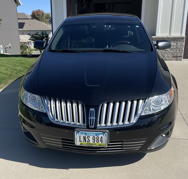 Used 2009 Lincoln MKS AWD image 1