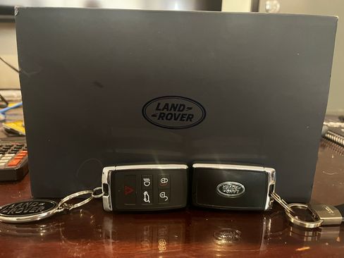 Used 2018 Land Rover Range Rover Sport SVR image 32