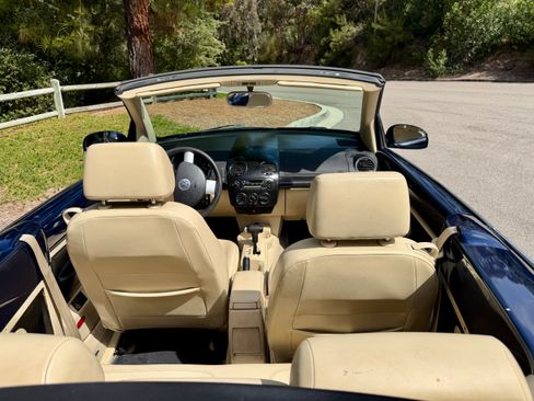 Used 2004 Volkswagen Beetle GLS FWD image 14
