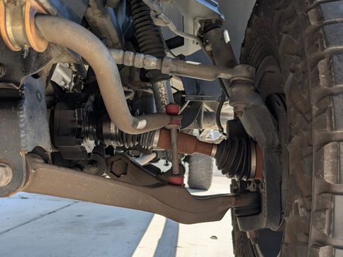 Used 2005 Chevrolet Silverado 2500 LT w/ Heavy-Duty Power Package image 17