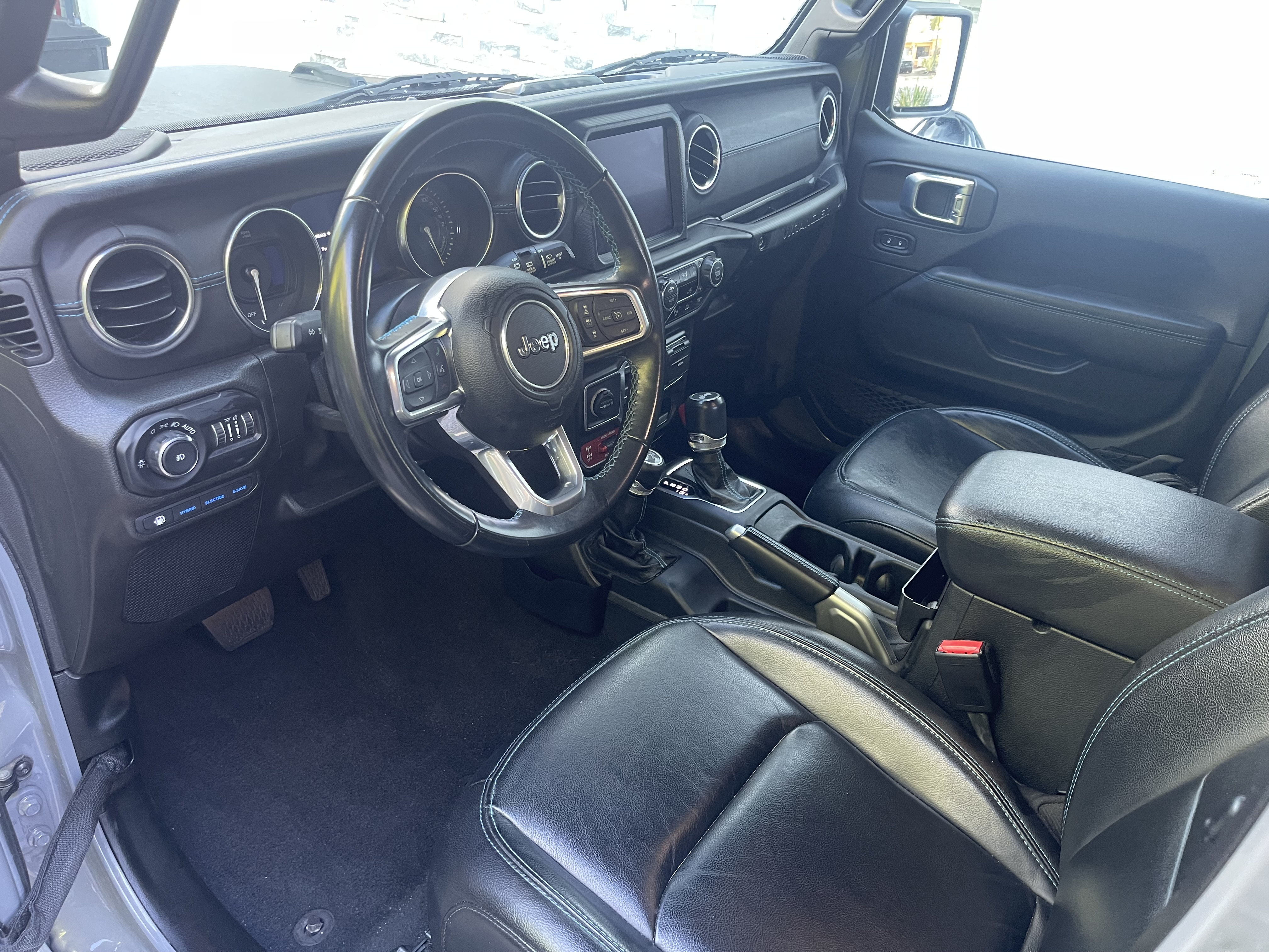 Used 2021 Jeep Wrangler Unlimited Rubicon 4xe w/ Safety Group AWD/4WD image 2