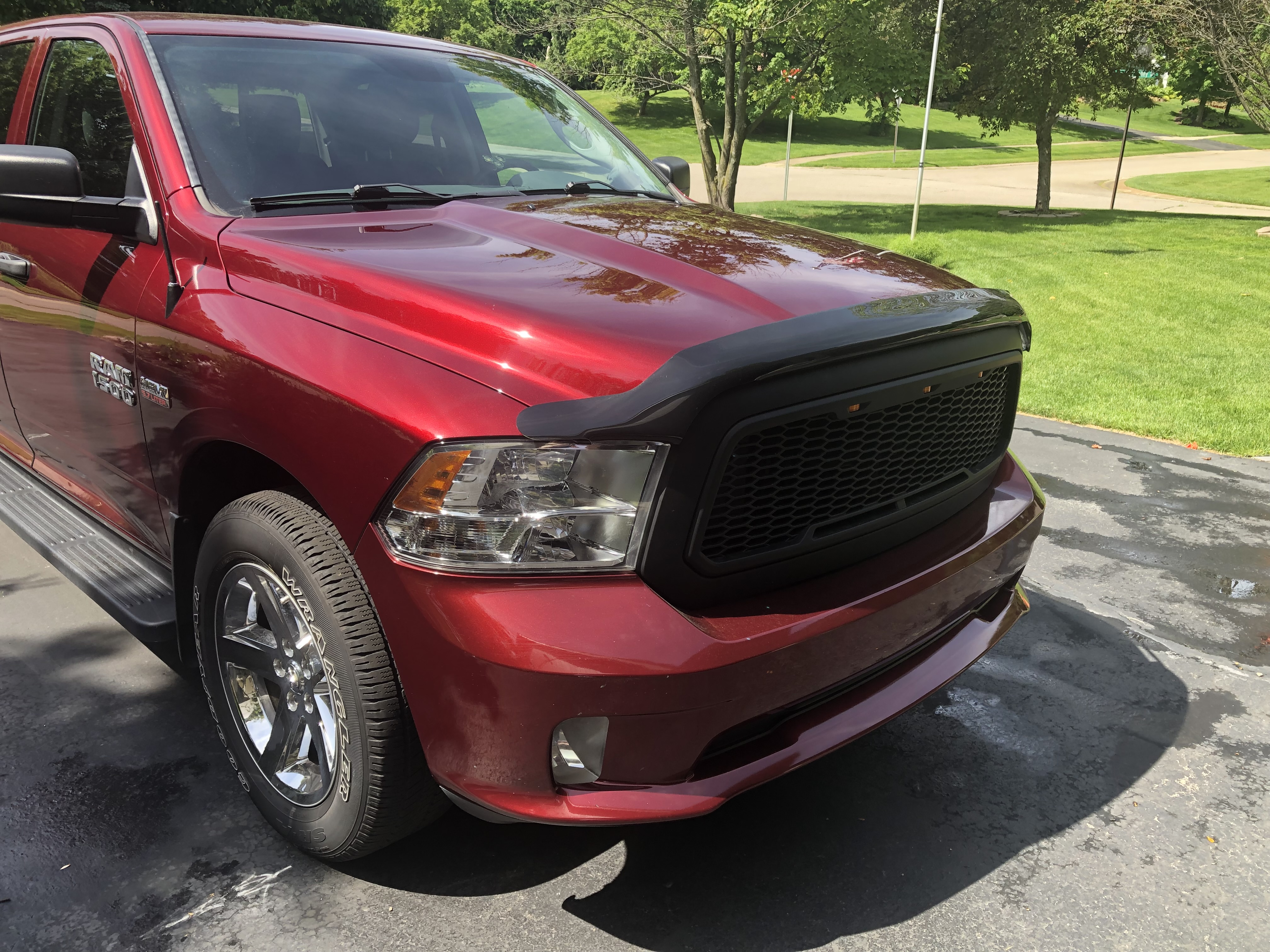 Used 2018 RAM 1500 Express w/ Express Value Package AWD/4WD image 2
