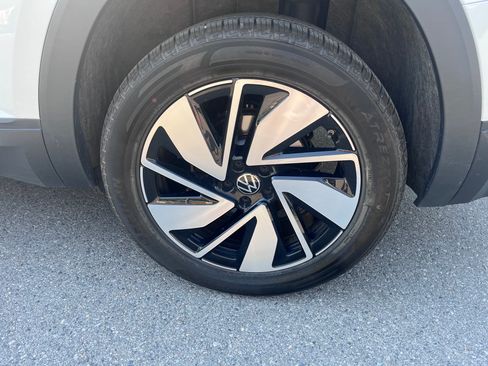 Used 2025 Volkswagen Atlas SE AWD/4WD image 8