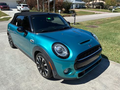 Used 2019 MINI Cooper S w/ Premium Package image 14