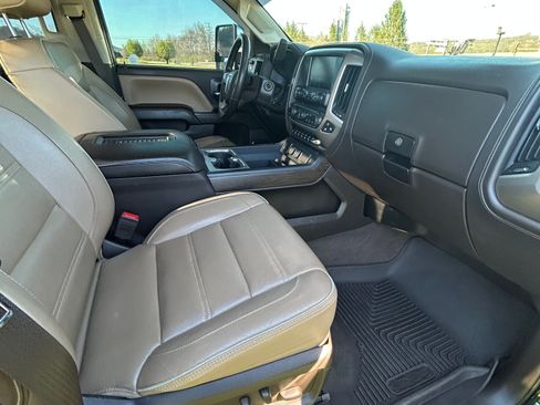 Used 2018 GMC Sierra 2500 Denali w/ Duramax Plus Package image 18