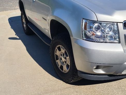 Used 2011 Chevrolet Tahoe LS image 28