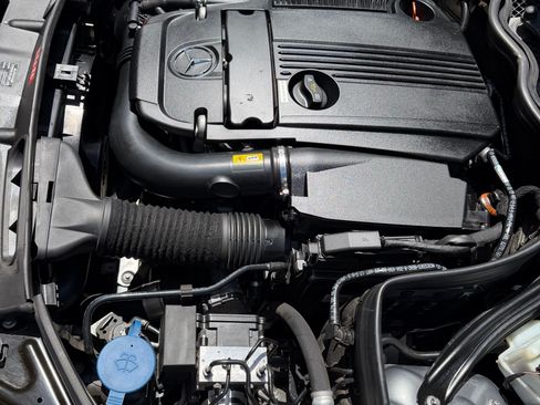 Used 2013 Mercedes-Benz C 250 Sedan image 8