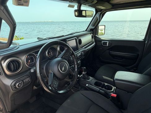 Used 2021 Jeep Wrangler Unlimited Sport AWD/4WD image 18