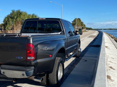 Used 2007 Ford F350 Lariat image 5