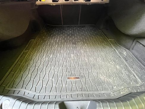 Used 2016 Jaguar XF S image 14