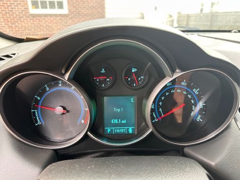 Used 2011 Chevrolet Cruze LT image 6