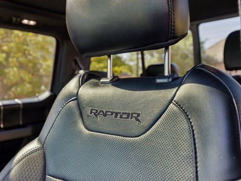 Used 2019 Ford F150 Raptor w/ Equipment Group 802A Luxury AWD/4WD image 23