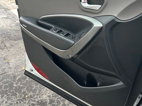 Used 2018 Hyundai Santa Fe Sport image 9