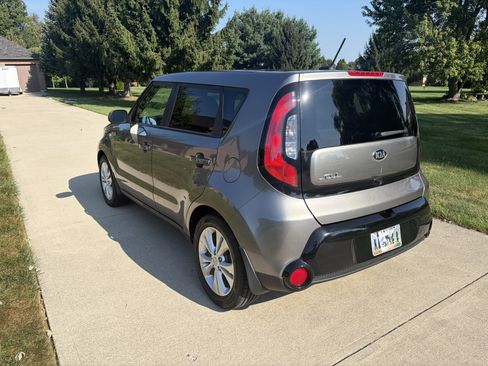 Used 2016 Kia Soul + w/ Primo Package FWD image 6