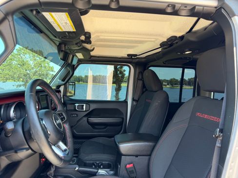 Used 2018 Jeep Wrangler Unlimited Rubicon AWD/4WD image 14