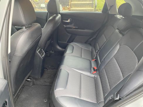 Used 2019 Kia Niro S Touring image 17