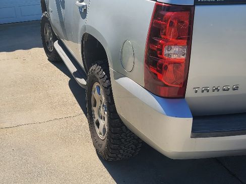 Used 2011 Chevrolet Tahoe LS image 18