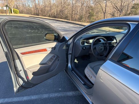 Used 2010 Audi A4 2.0T Premium image 16